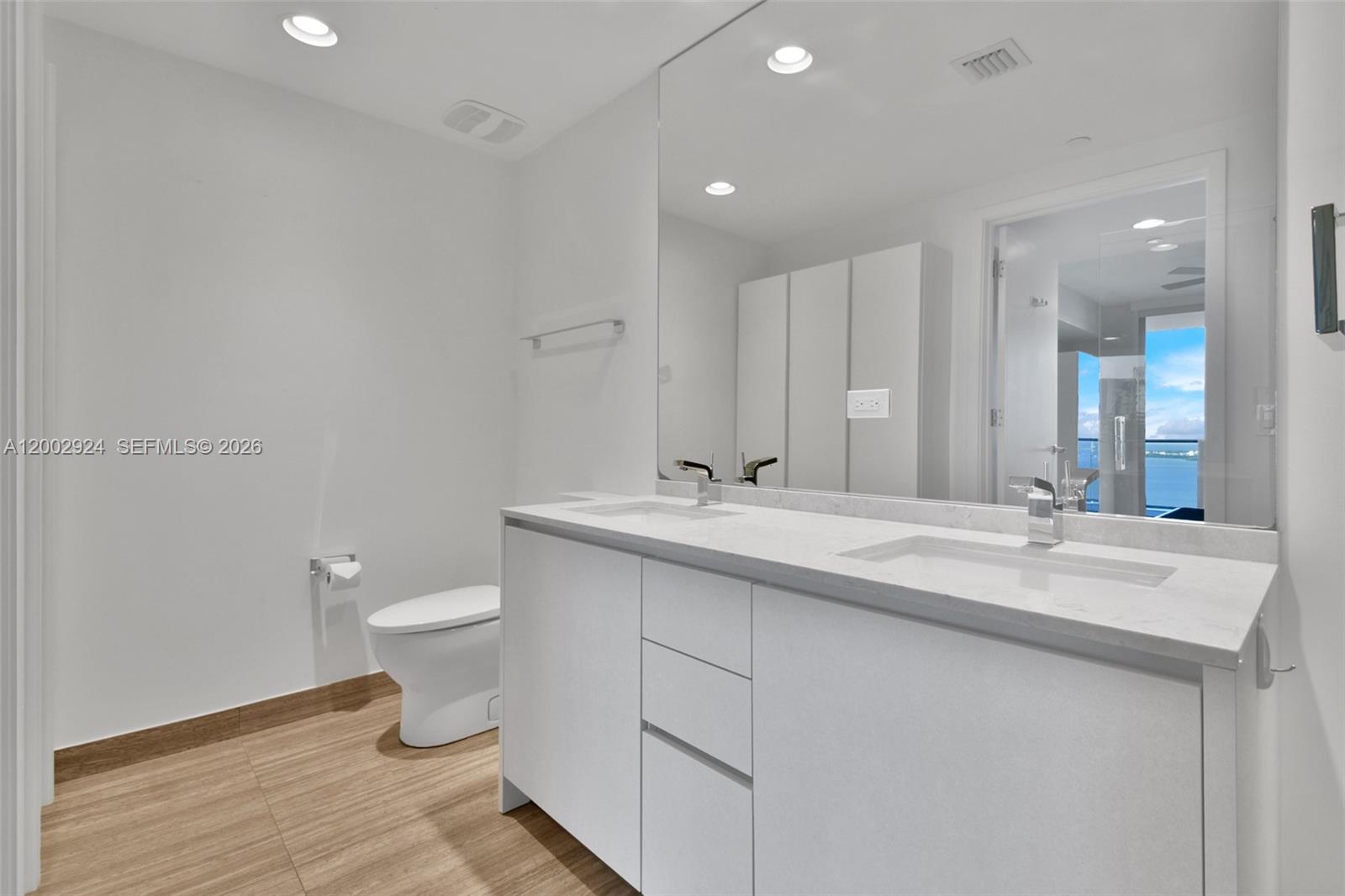 1010 BRICKELL CONDO - Residential Lease