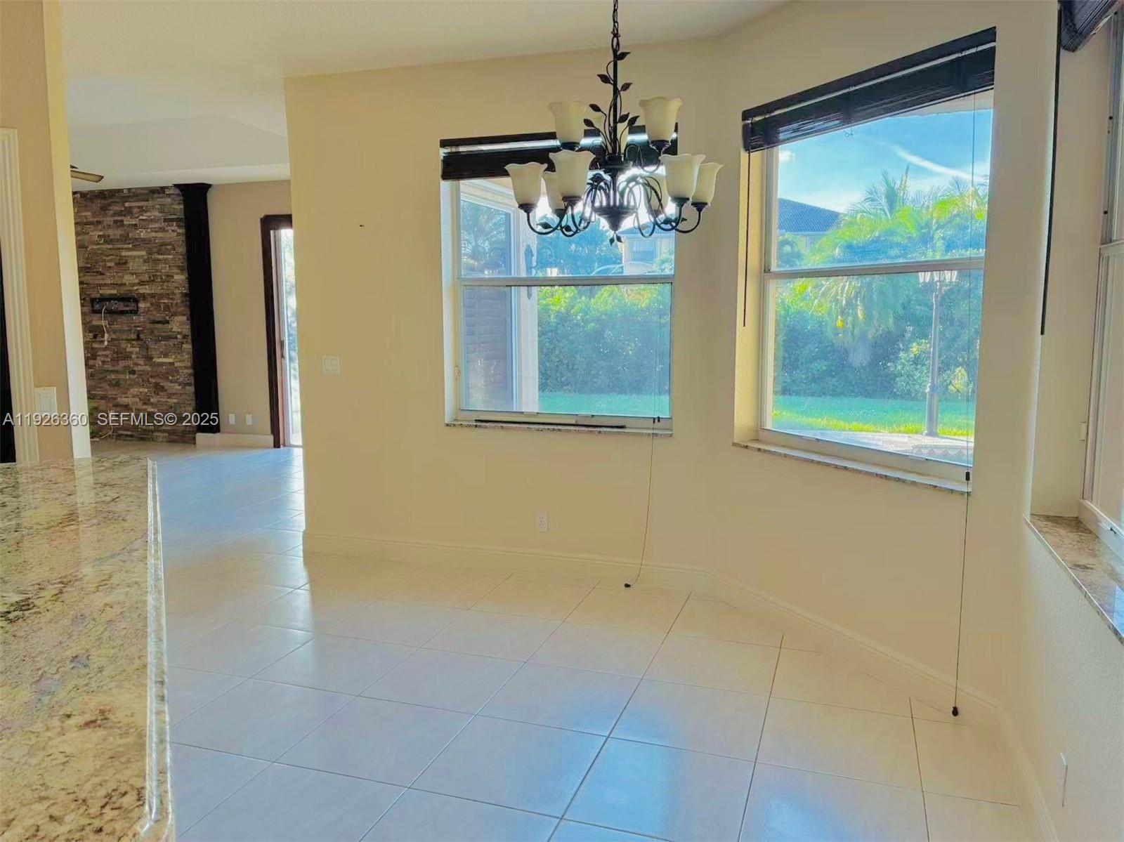 COUNTRY GLEN - Residential Lease