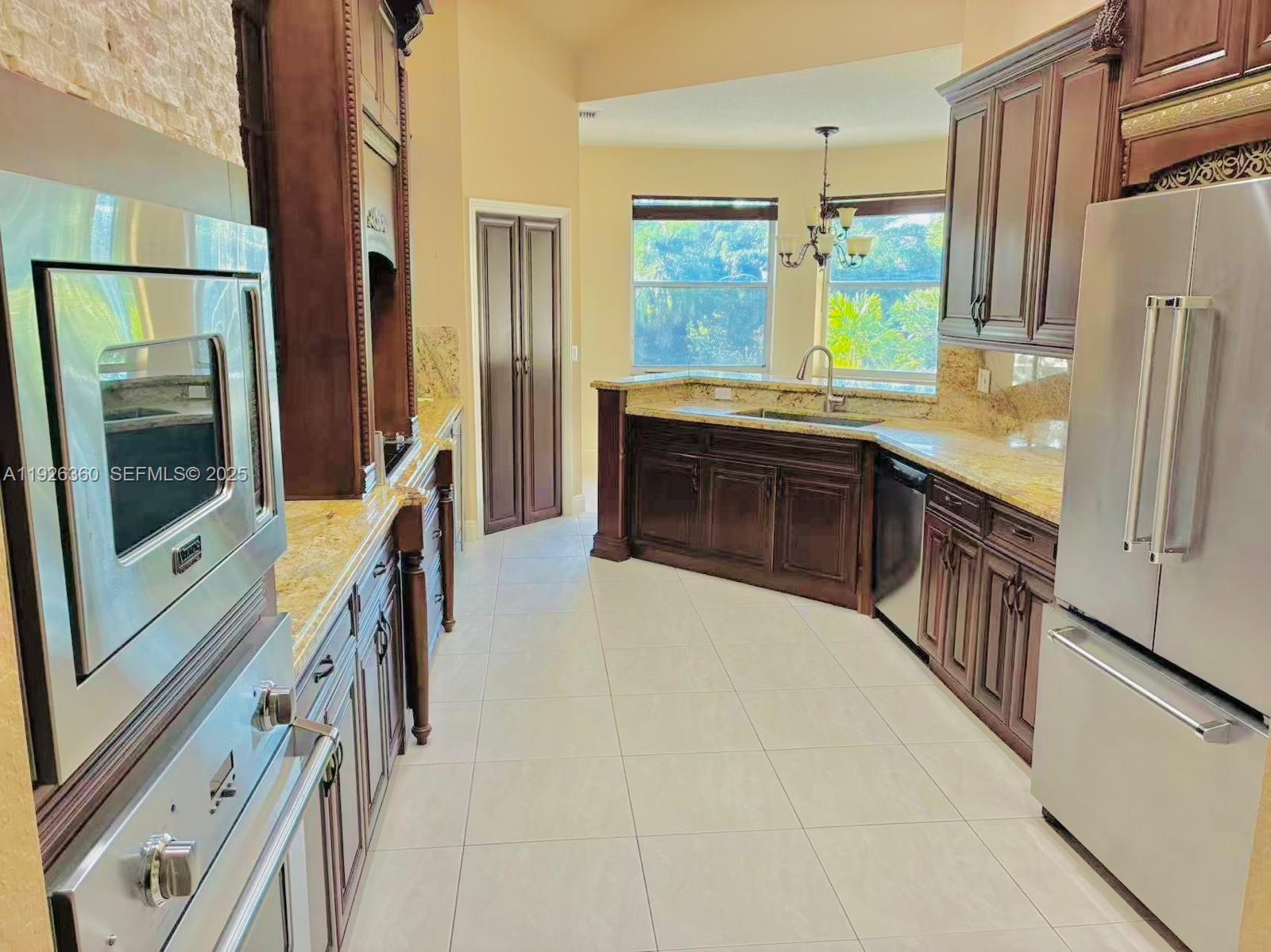 COUNTRY GLEN - Residential Lease