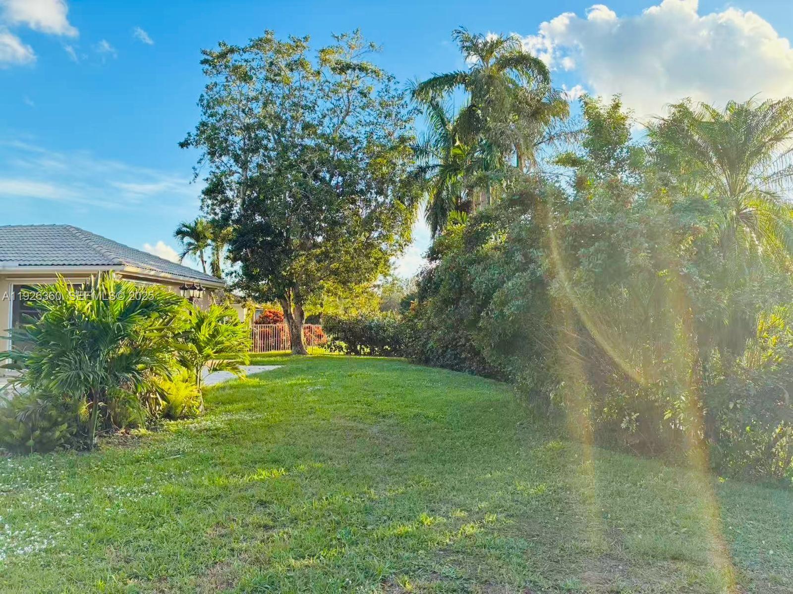 COUNTRY GLEN - Residential Lease