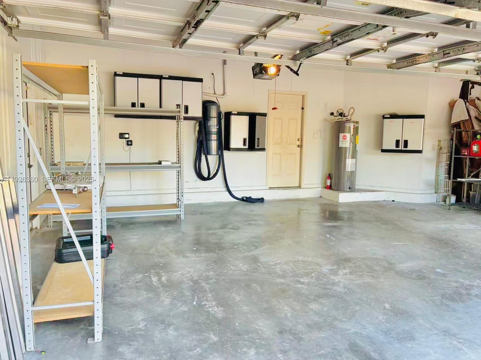 COUNTRY GLEN - Residential Lease