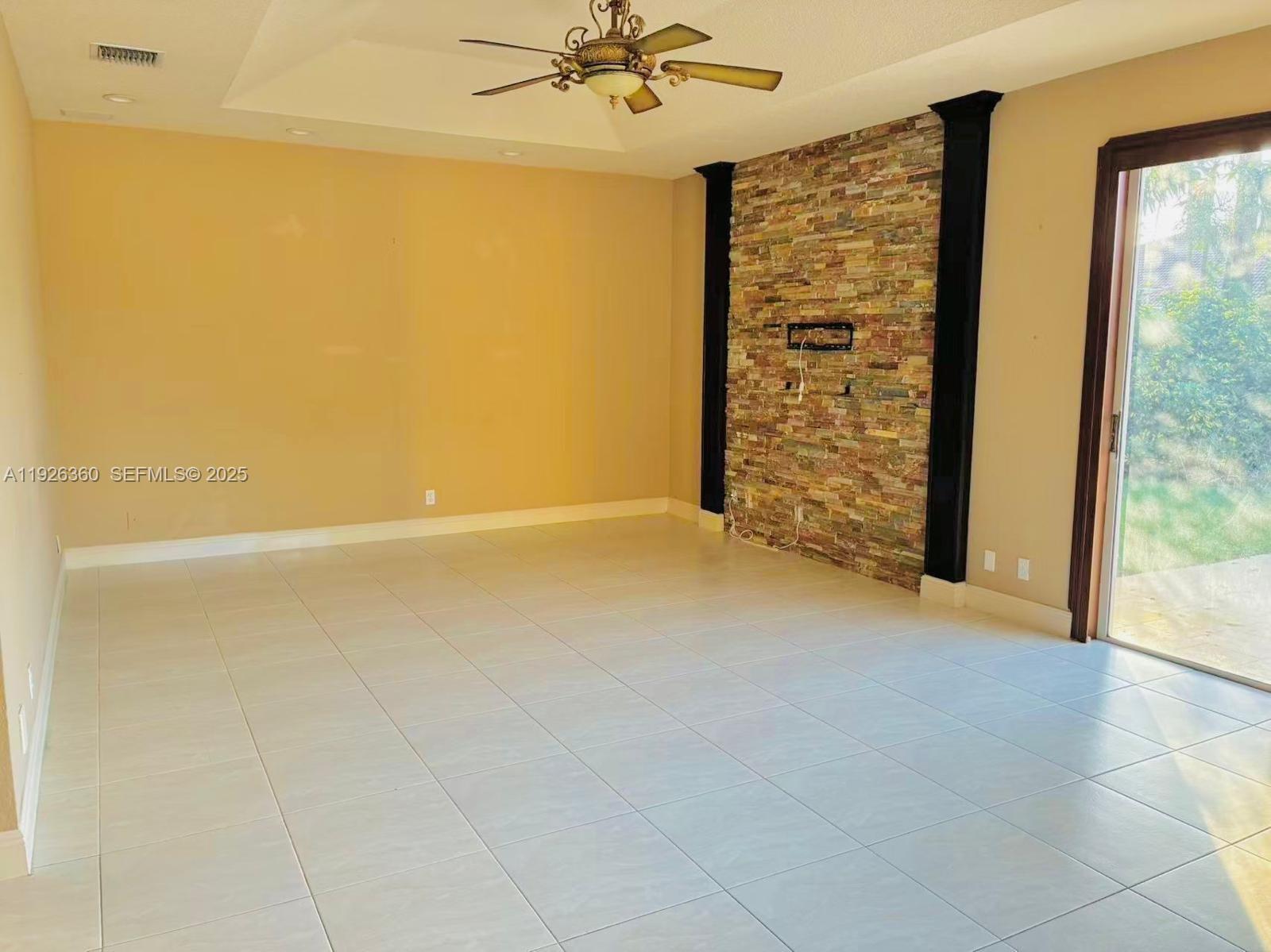 COUNTRY GLEN - Residential Lease