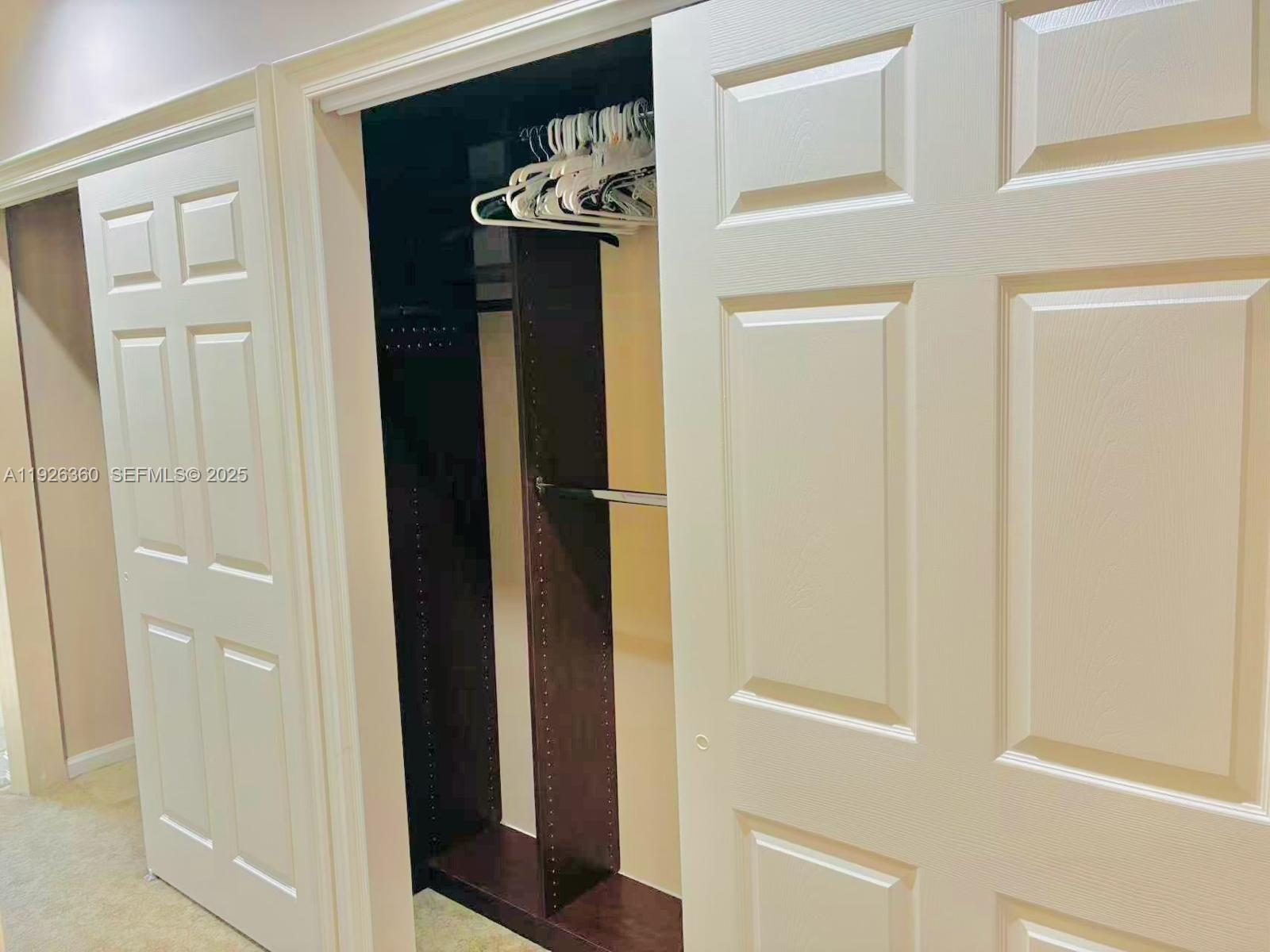 COUNTRY GLEN - Residential Lease