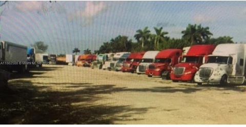 197XX SW 136th ST Miami FL 33196