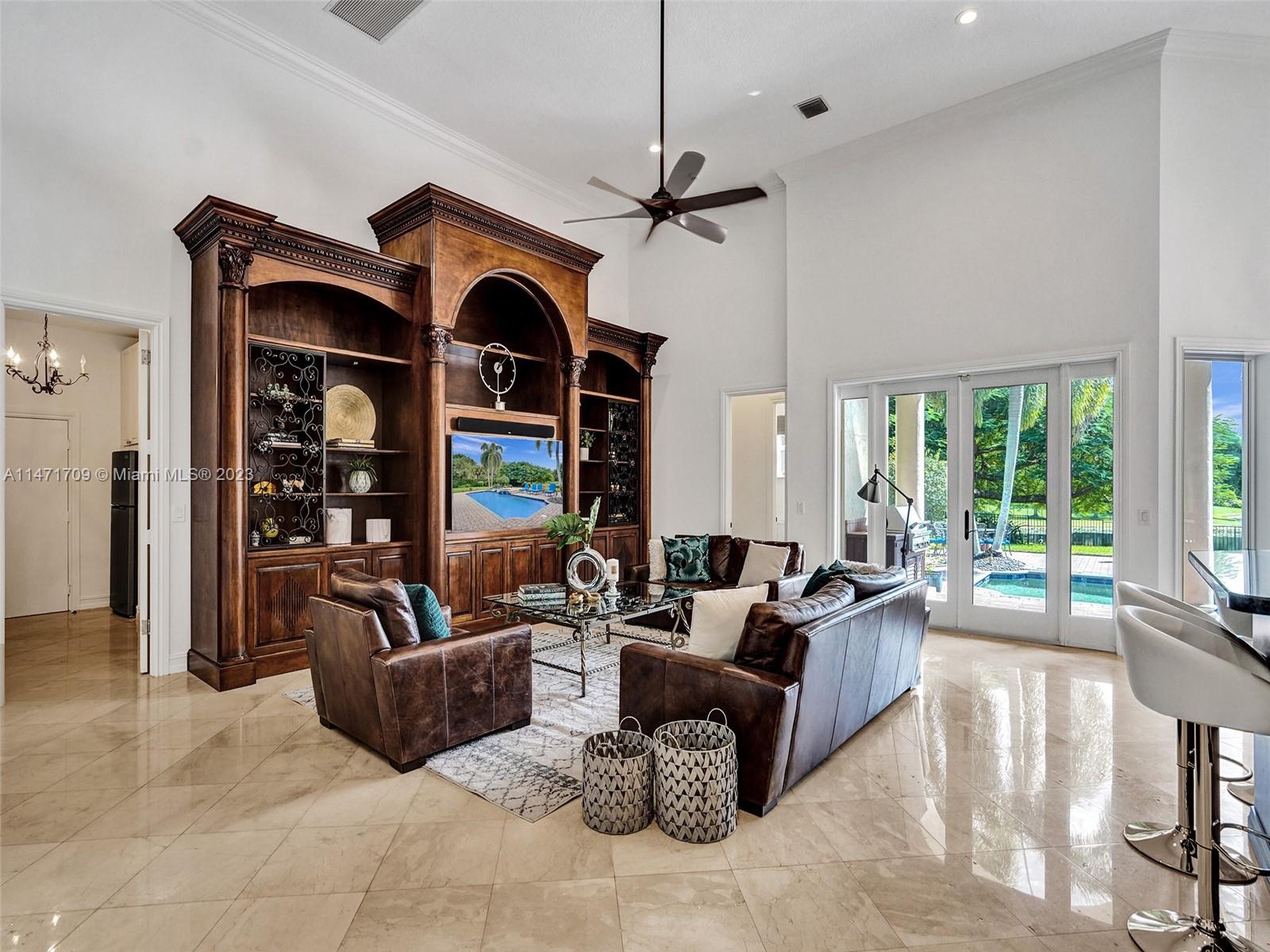 WINDMILL LAKE ESTATES - Residential