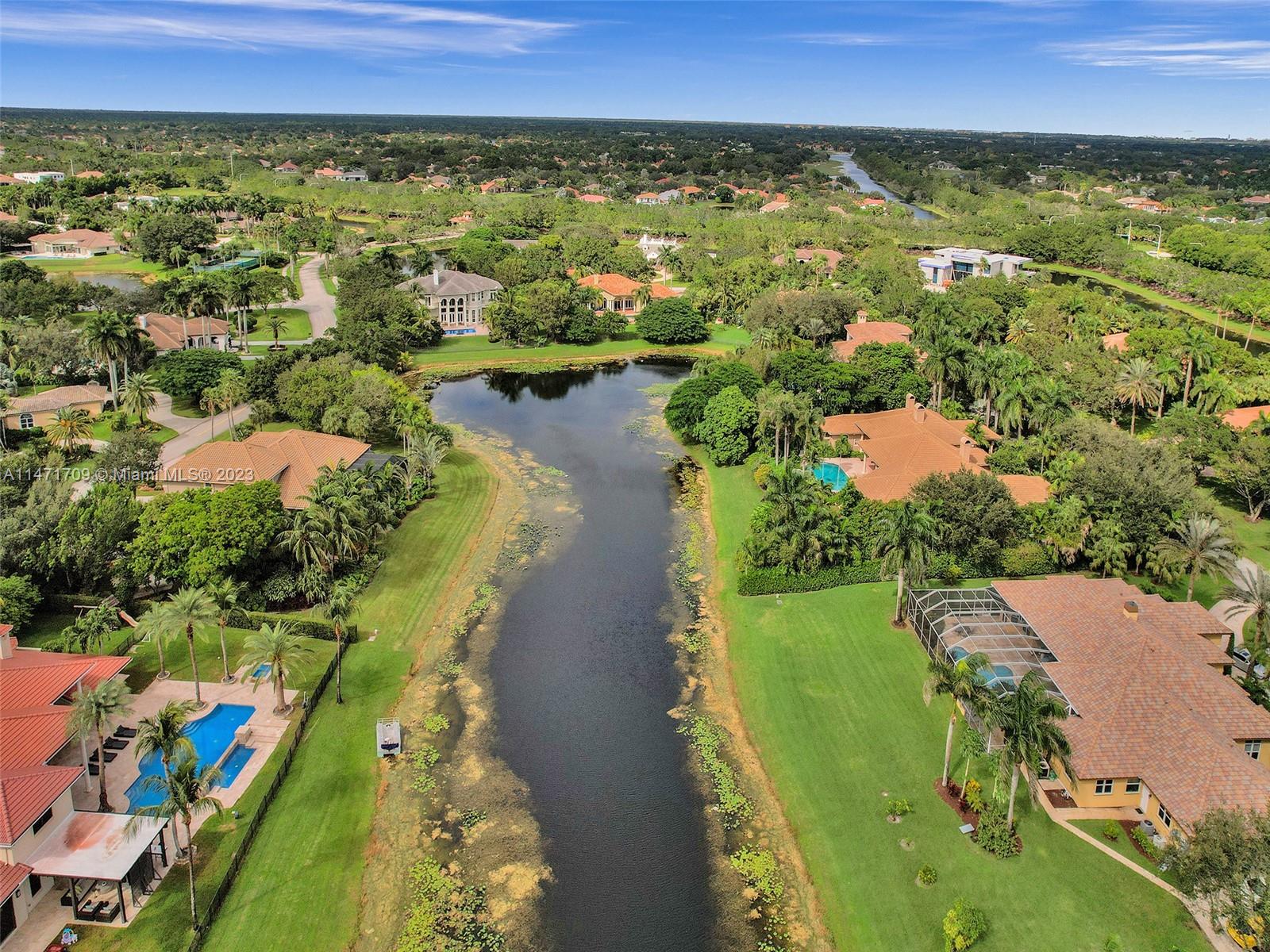 WINDMILL LAKE ESTATES - Residential