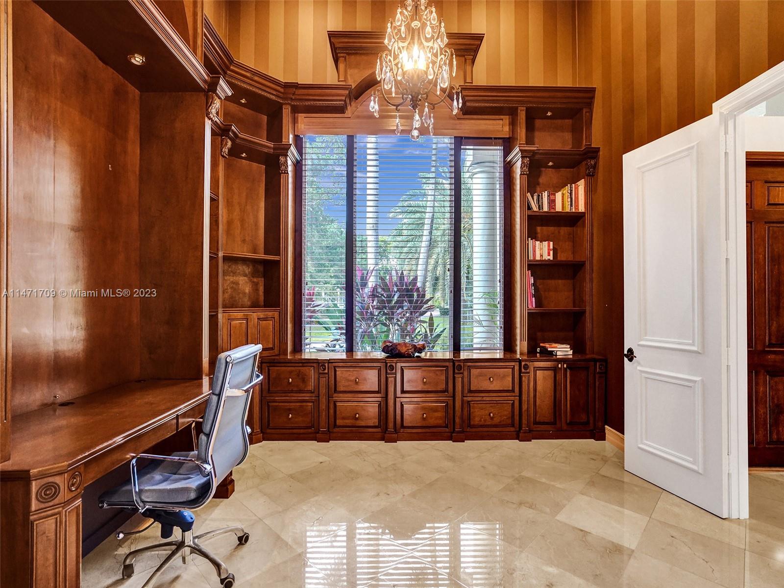 WINDMILL LAKE ESTATES - Residential