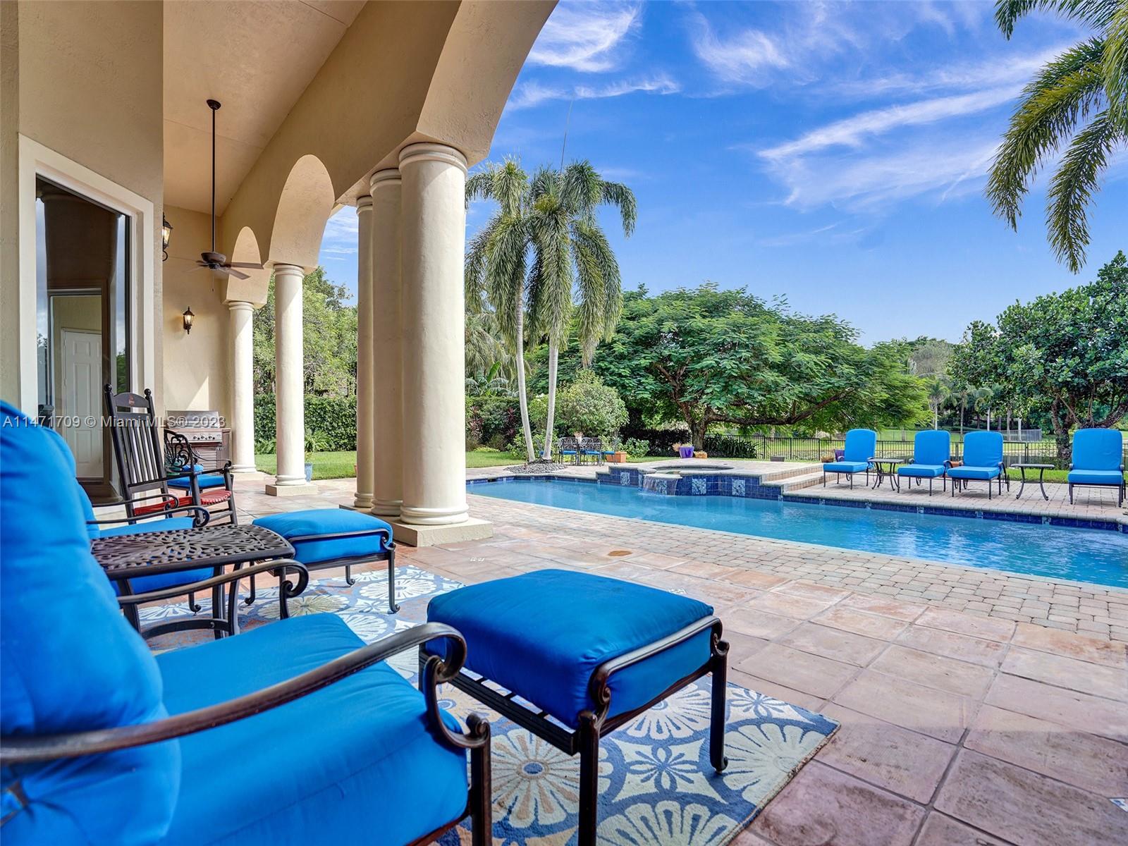 WINDMILL LAKE ESTATES - Residential