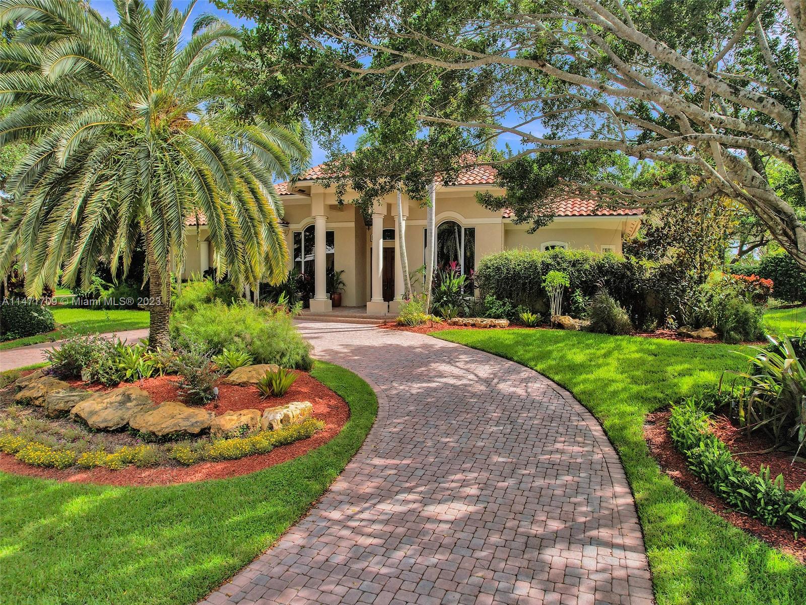 WINDMILL LAKE ESTATES - Residential