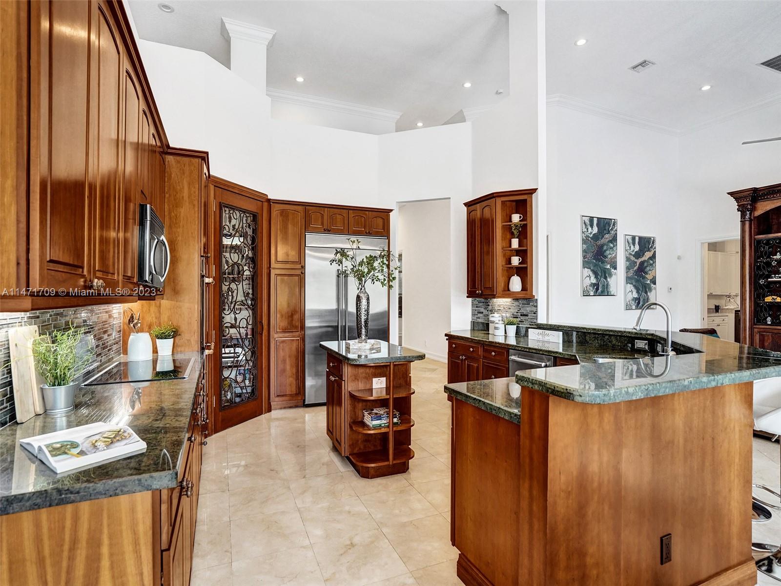 WINDMILL LAKE ESTATES - Residential