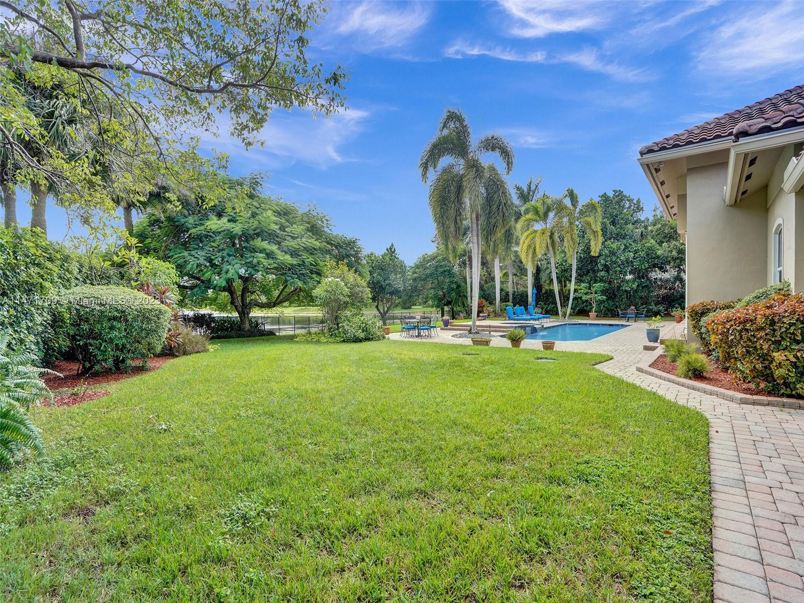 WINDMILL LAKE ESTATES - Residential