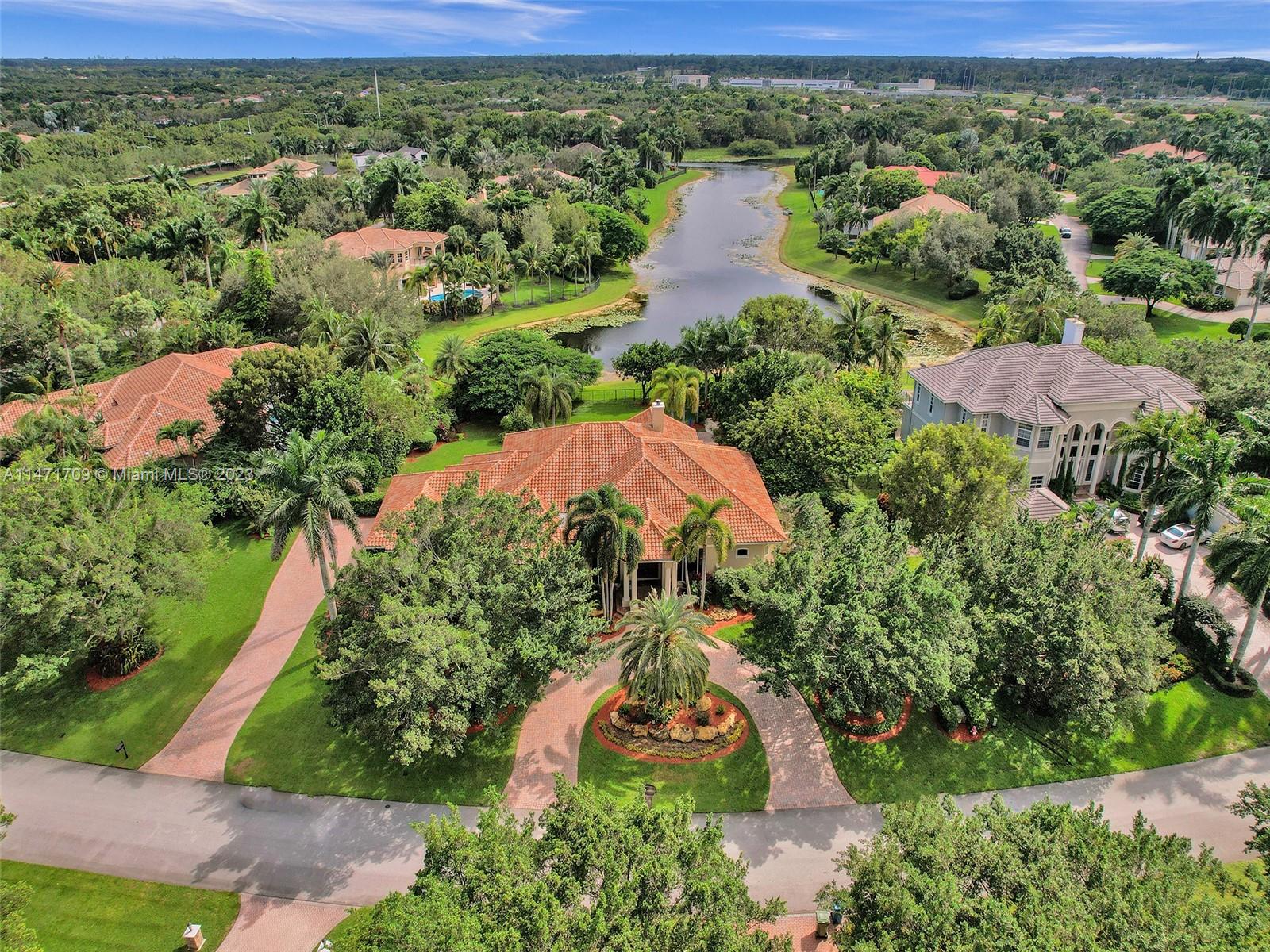 WINDMILL LAKE ESTATES - Residential