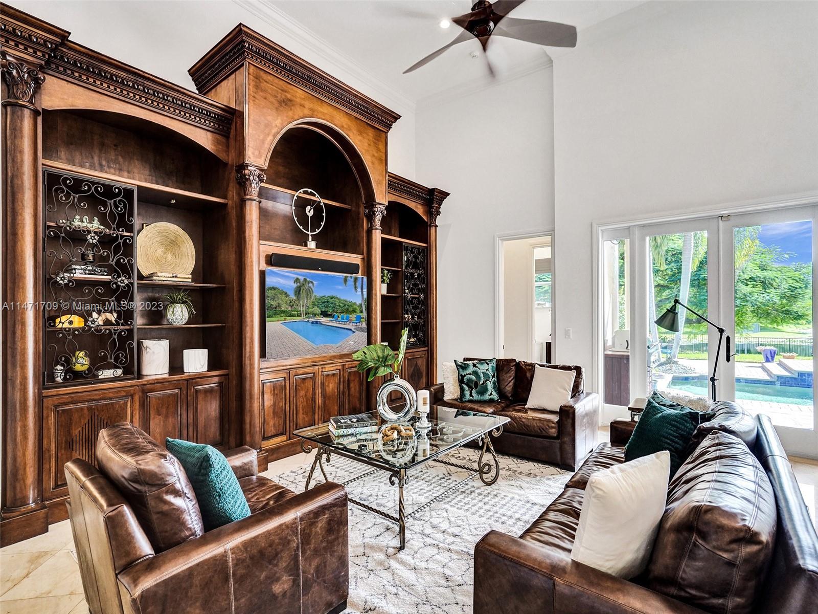 WINDMILL LAKE ESTATES - Residential