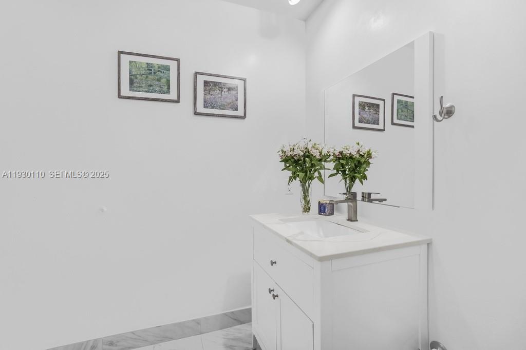 NEO CONDO - Residential