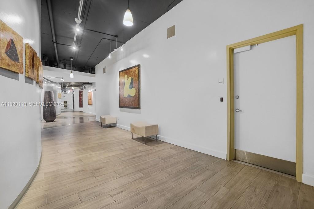 NEO CONDO - Residential