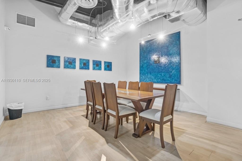 NEO CONDO - Residential