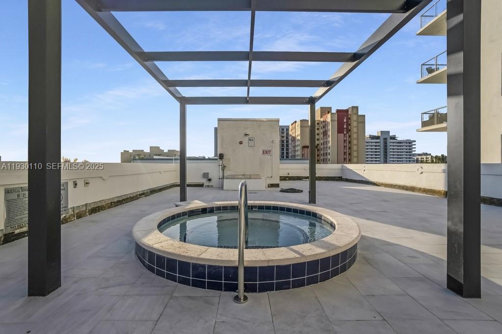 NEO CONDO - Residential