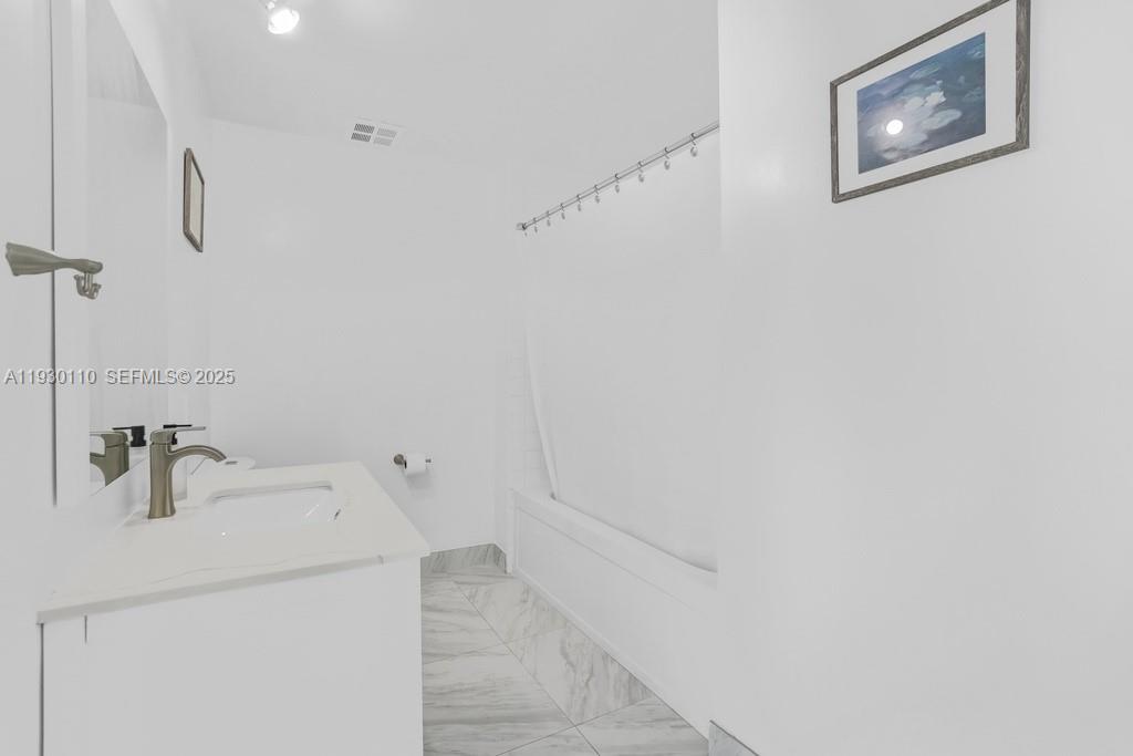 NEO CONDO - Residential