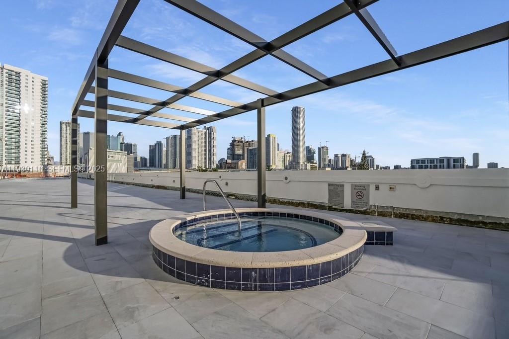 NEO CONDO - Residential