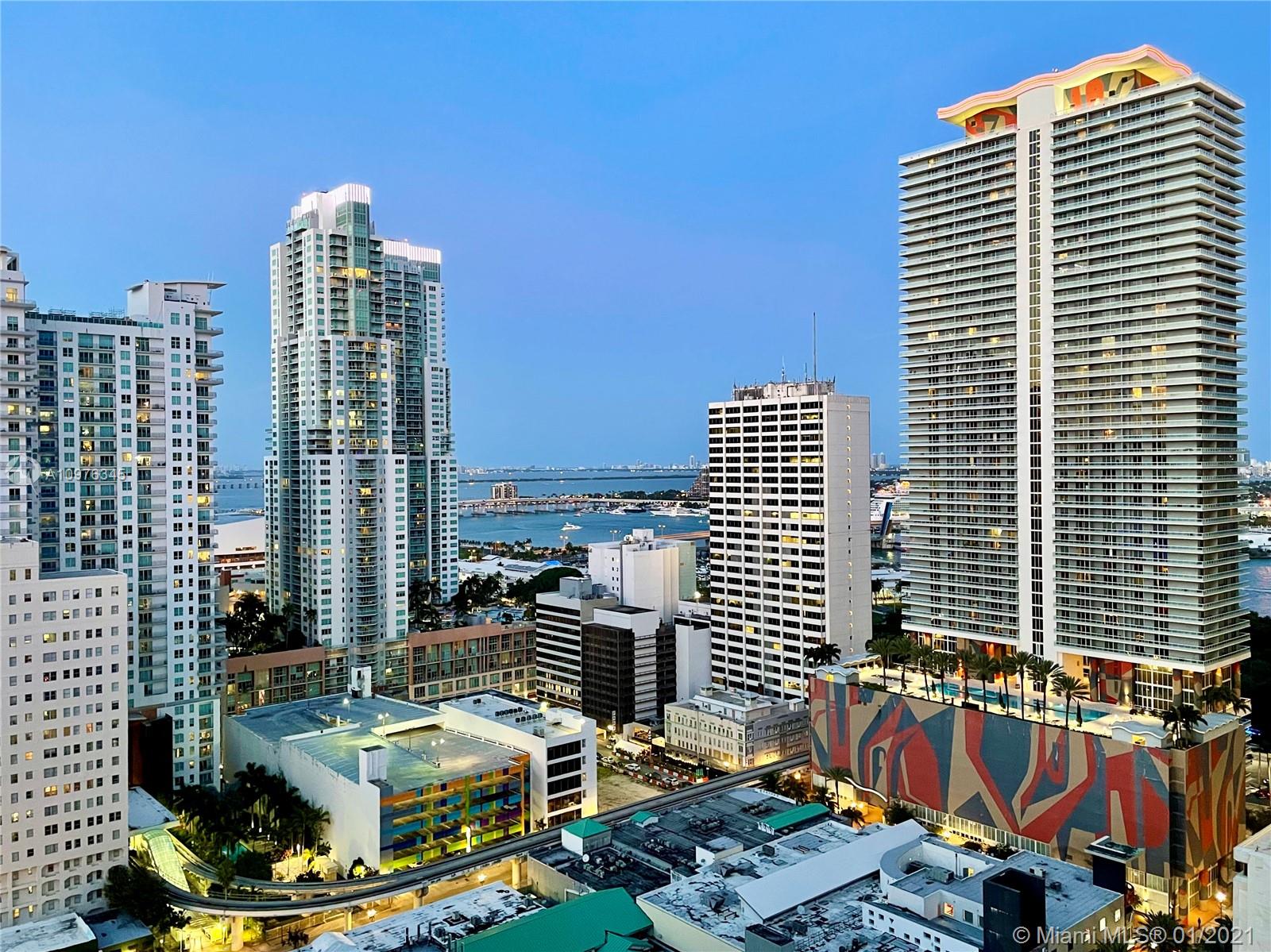 Beautiful Apartment for rent in Centro Condominium, completely furnished, large 1 bedroom + Den, electric shades, balcony with beautiful view from 26th floor. Modern floors and top of the line appliances. Walking distance to main attractions as American Airlines Arena, Bayside Shopping, PAMM, New Frost Science Museum, Art District, Brickell City Center and Metro Mover. The Building has amazing amenities including rooftop pool with incredible views, recreational area, state of the art gym, spa and skyline lounge. Valet parking available. Basic cable and Internet included.