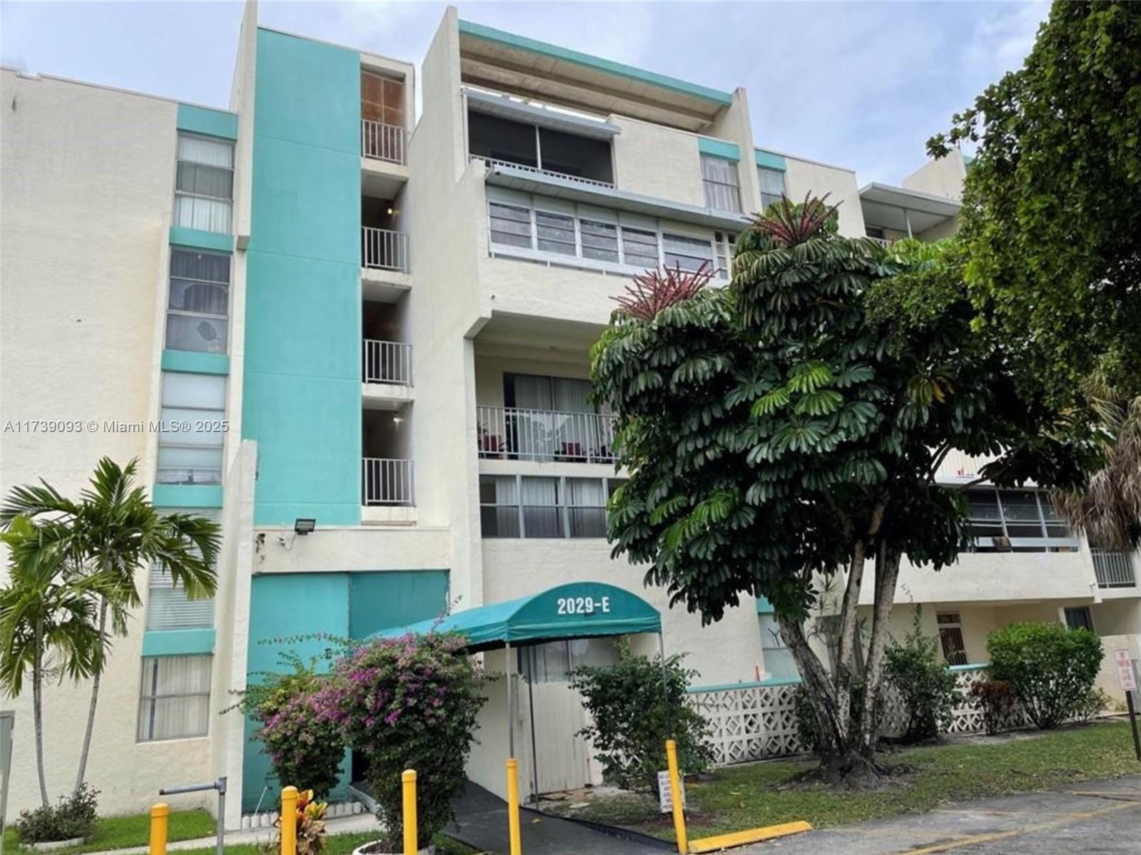 Rental Property at 2029 Nw 46th Ave E505, Lauderhill, Miami-Dade County, Florida - Bedrooms: 1 
Bathrooms: 2  - $1,440 MO.