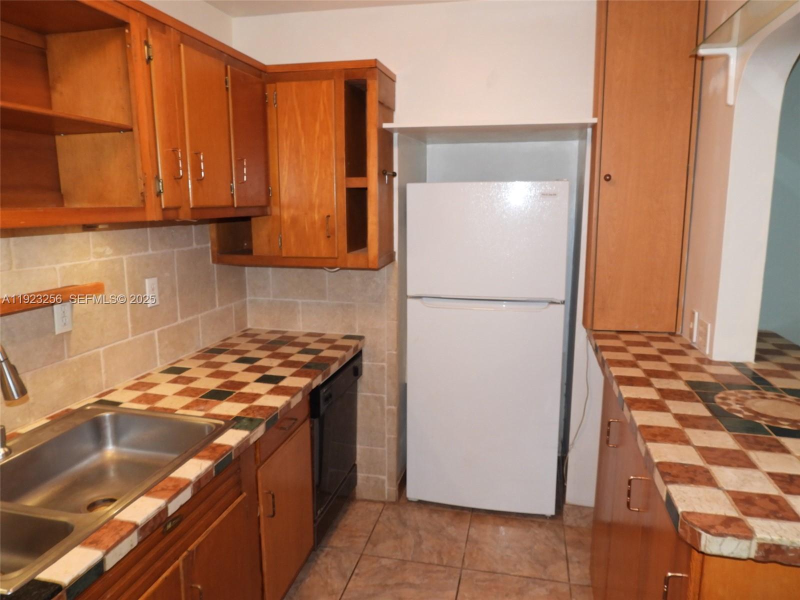 RIVERSIDE ADD AMEN PLAT - Residential