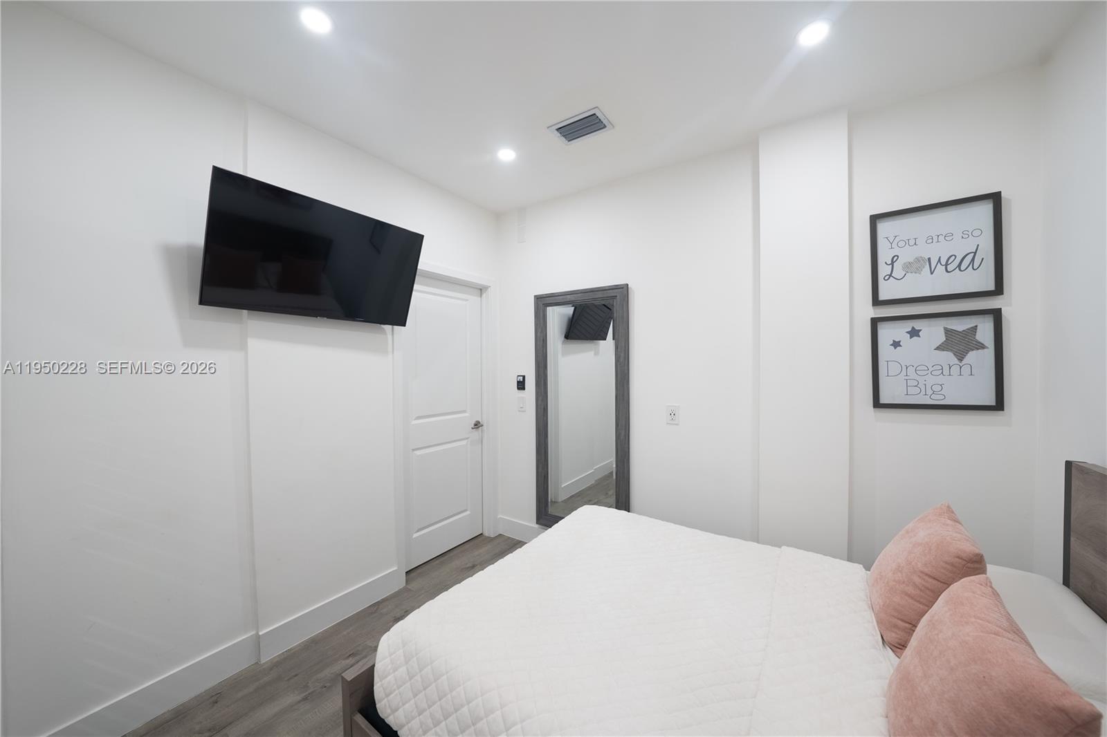 MC RESIDENTIAL - Residential