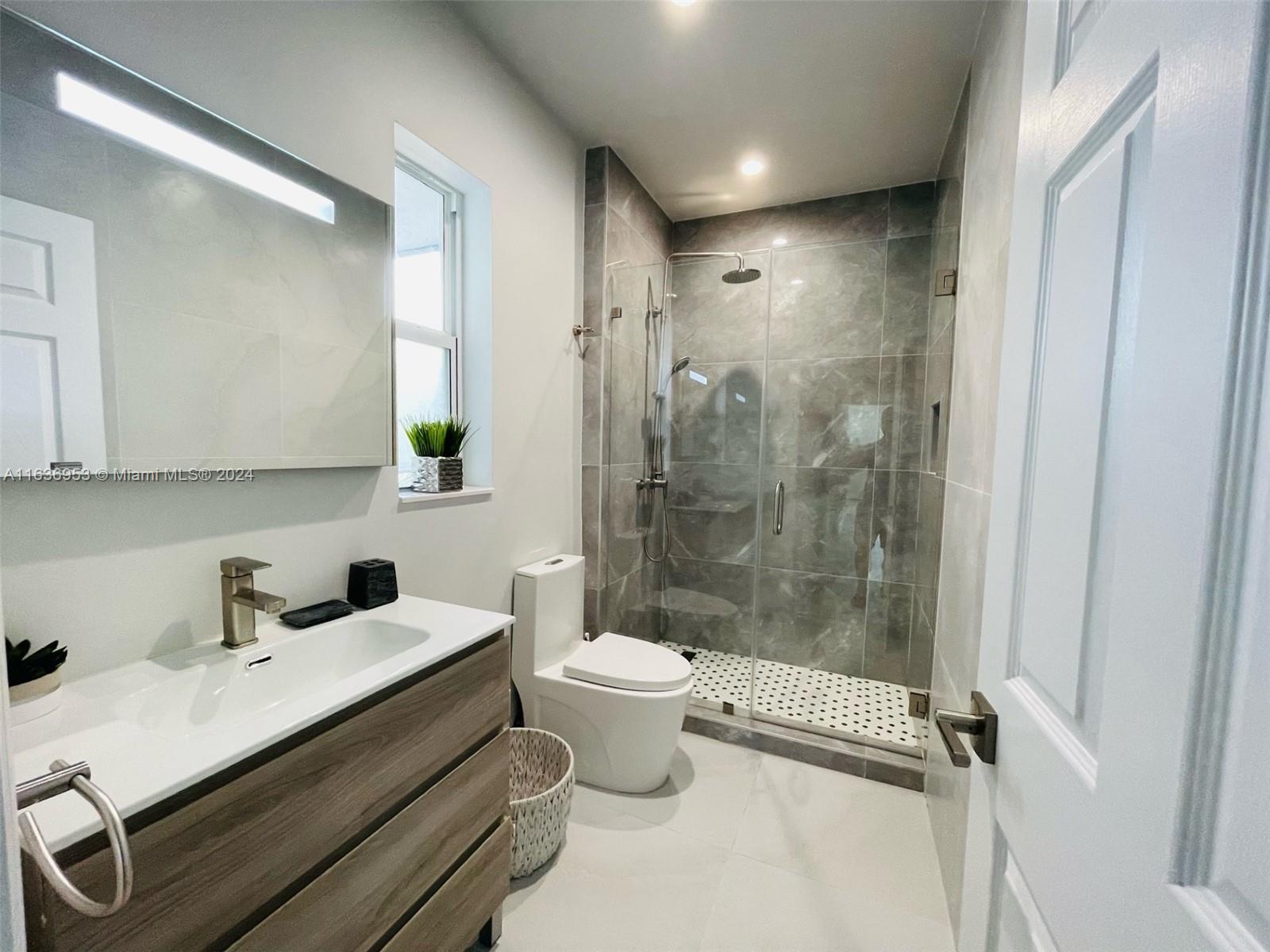 REM FOSTER & SANCHEZ TRAC - Residential