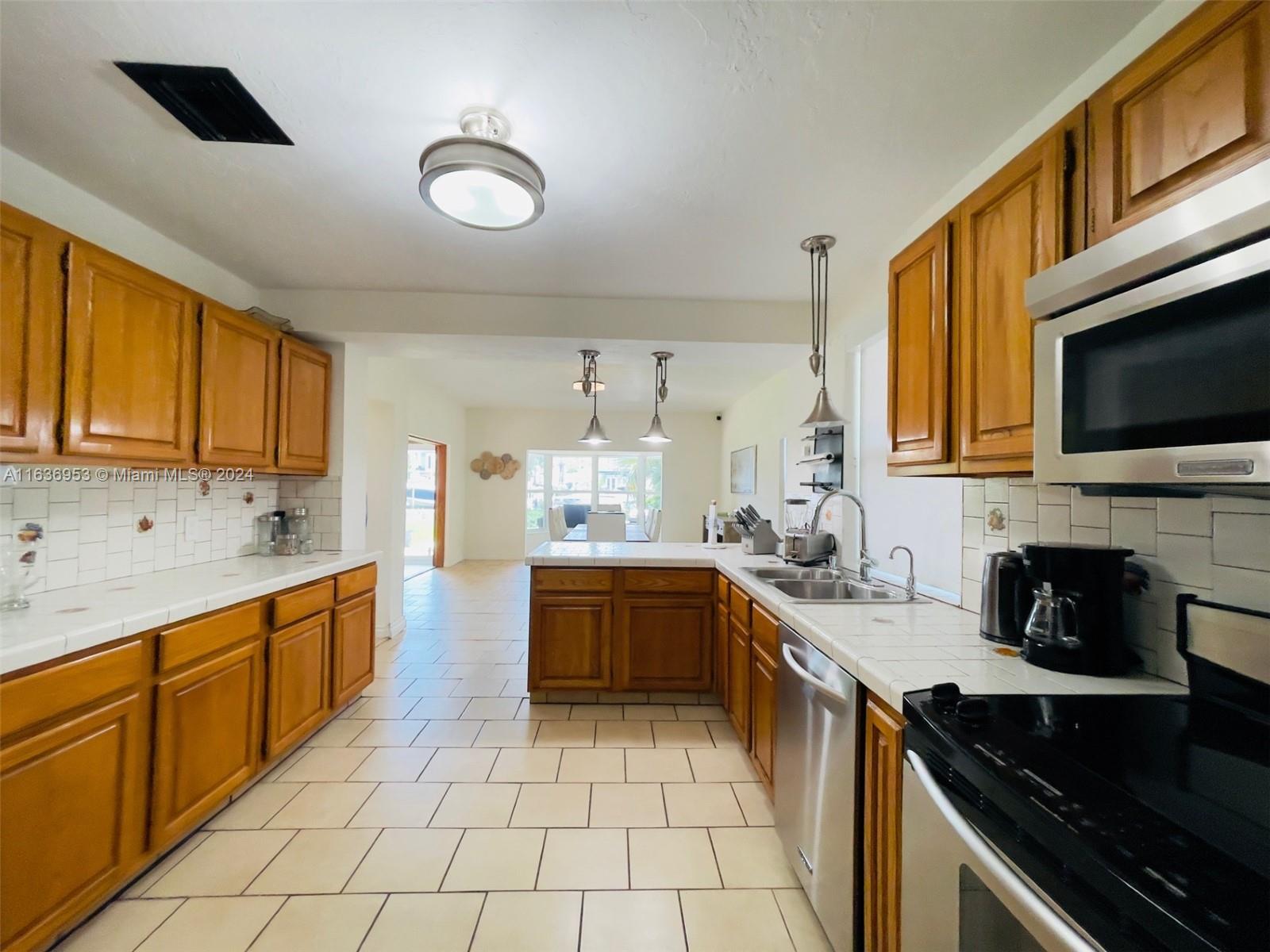 REM FOSTER & SANCHEZ TRAC - Residential