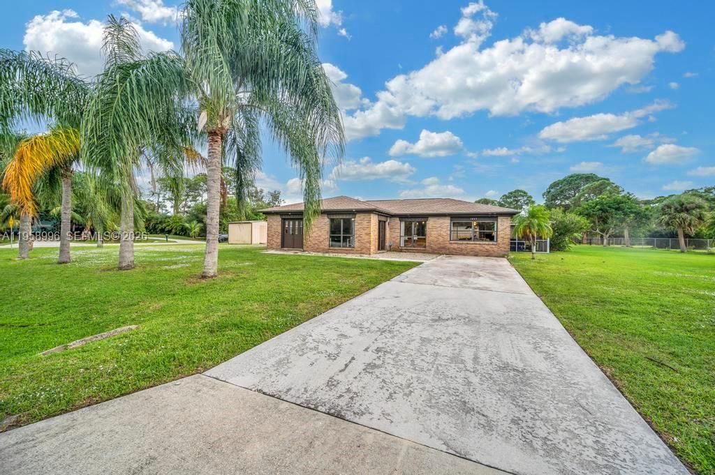 Photo of 1803 E Easy St, Fort Pierce, FL 34982 (MLS # A11958996)