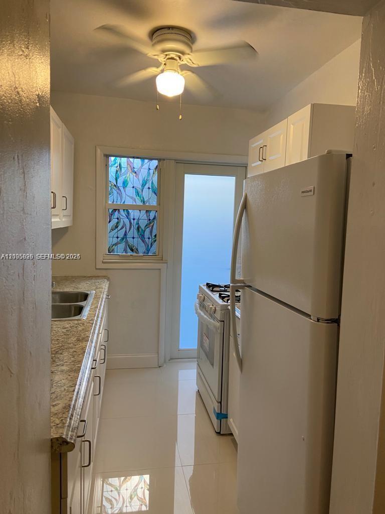 ISLE OF NORMANDY MIAMI VI - Residential Lease