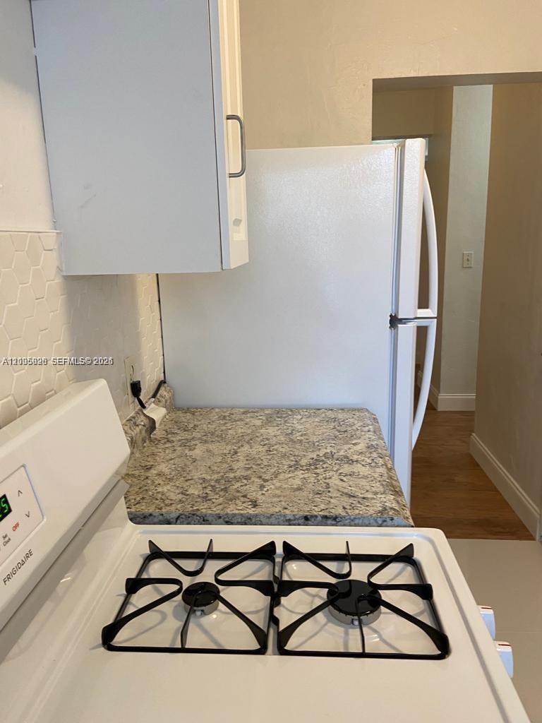 ISLE OF NORMANDY MIAMI VI - Residential Lease