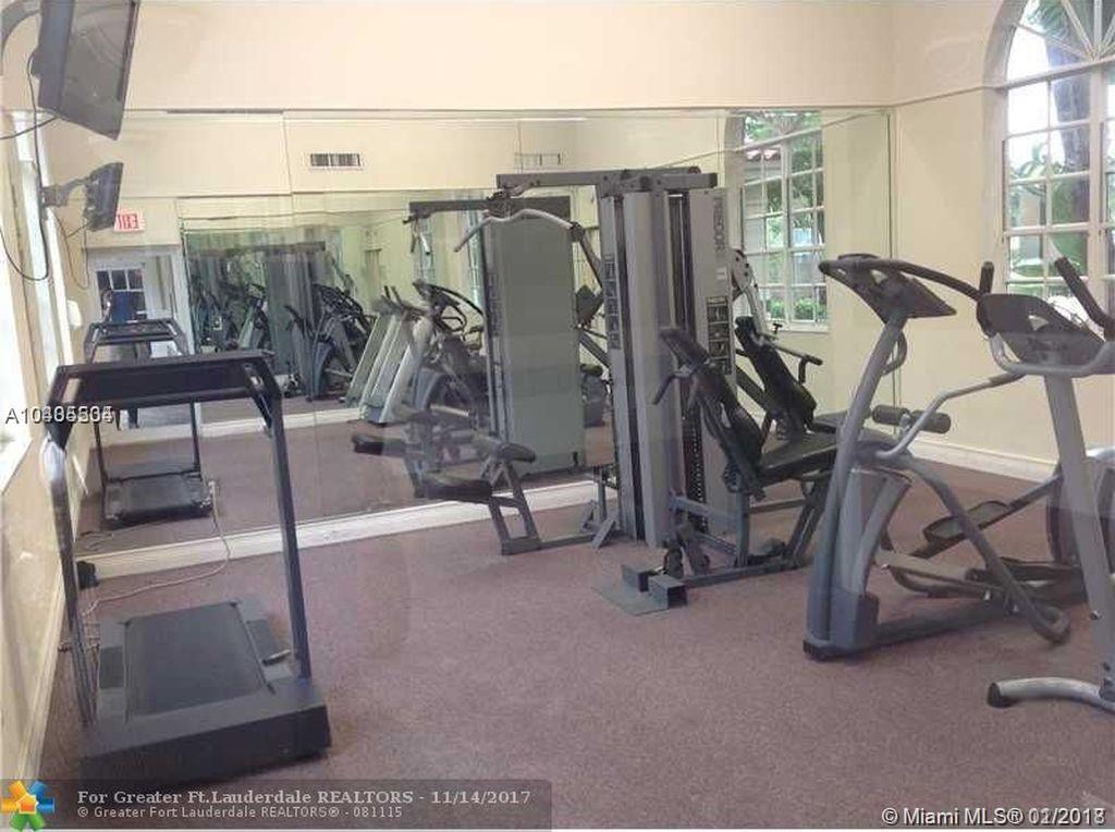 VILLAS DE VENEZIA - Residential Lease