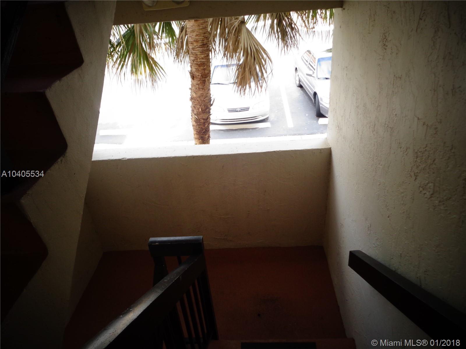 VILLAS DE VENEZIA - Residential Lease