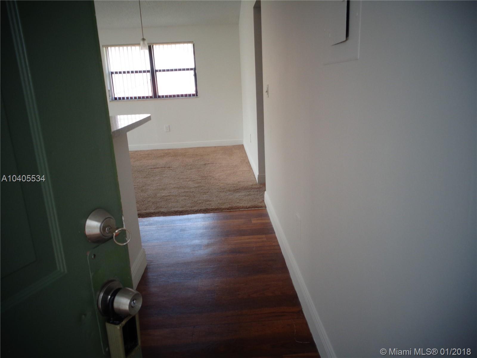 VILLAS DE VENEZIA - Residential Lease