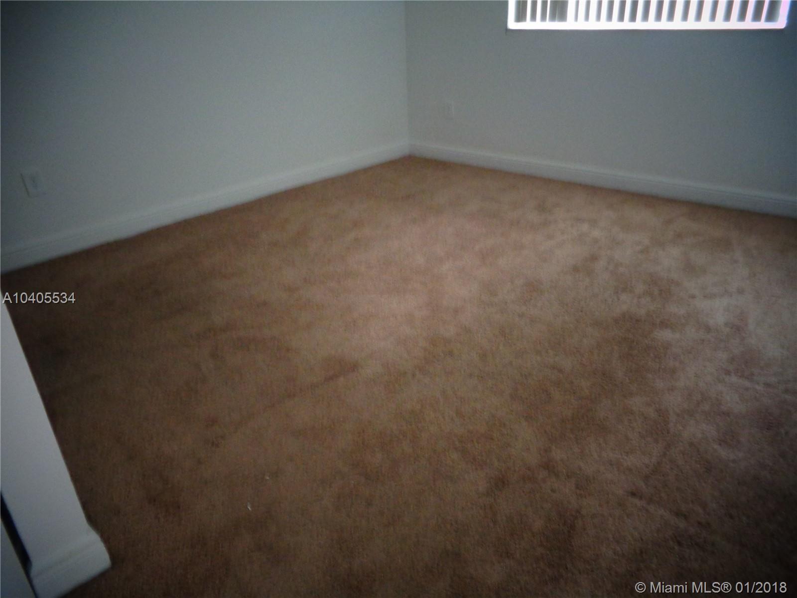 VILLAS DE VENEZIA - Residential Lease