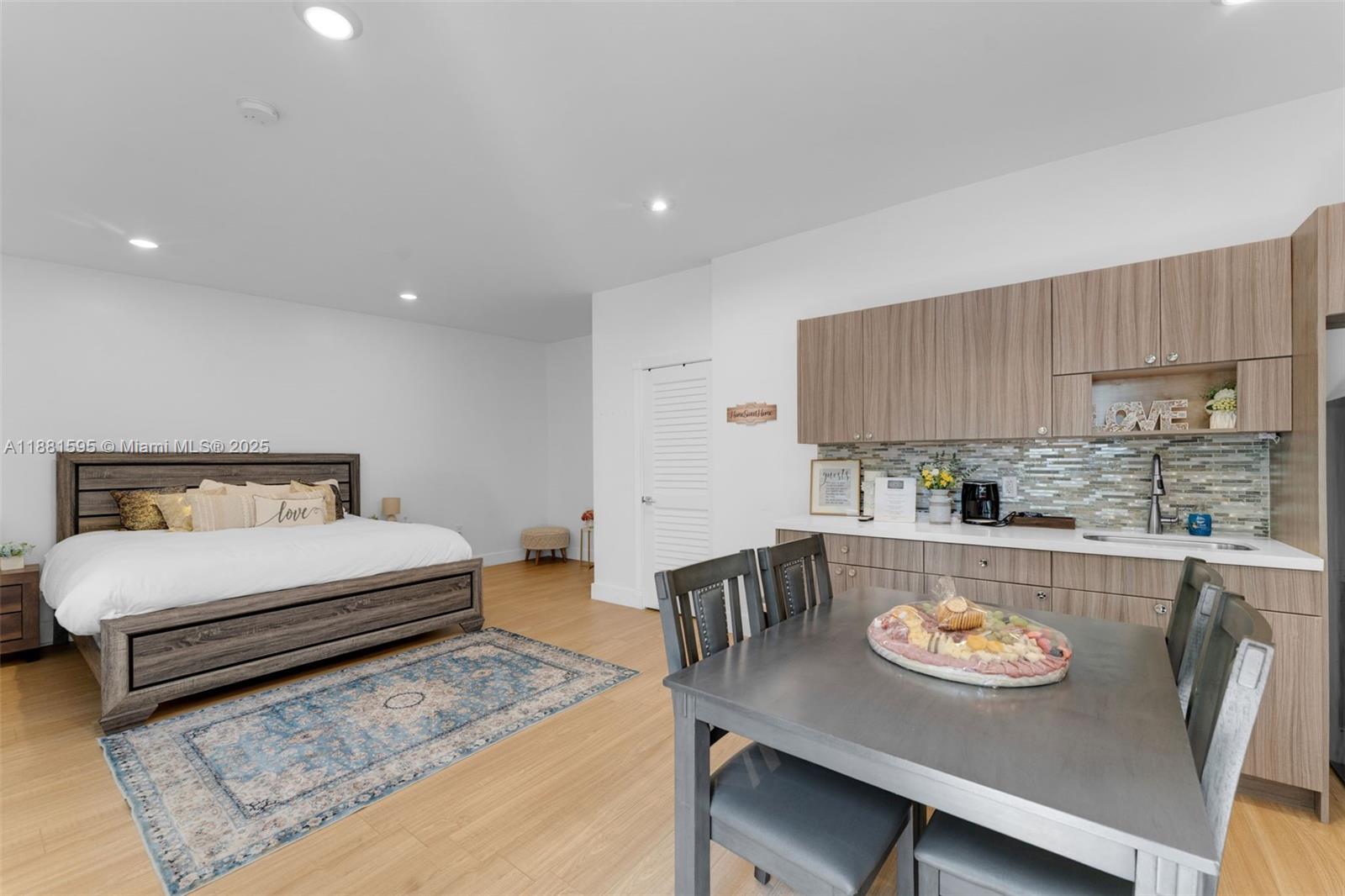 FOR RENT 18K NEG A MONTH - Land