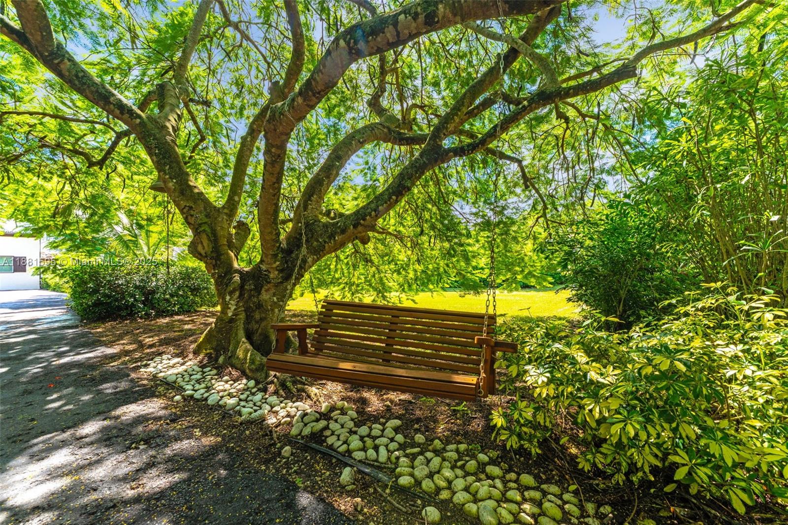 FOR RENT 18K NEG A MONTH - Land