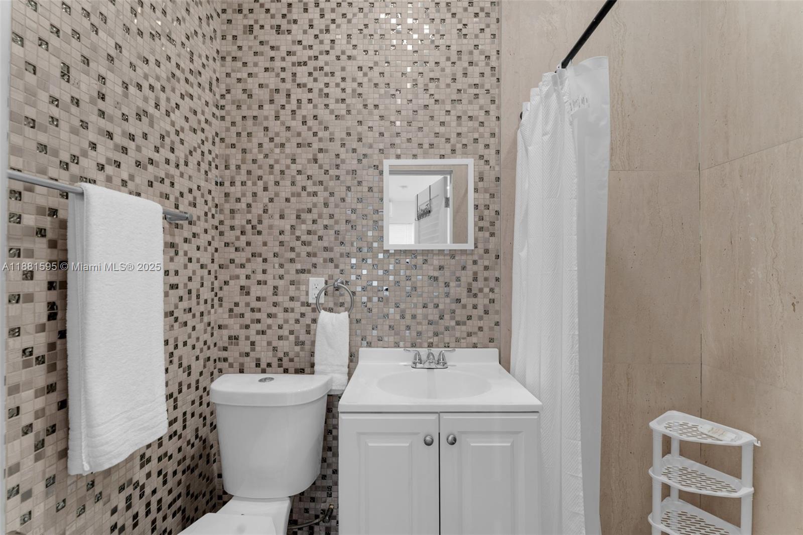 FOR RENT 18K NEG A MONTH - Land