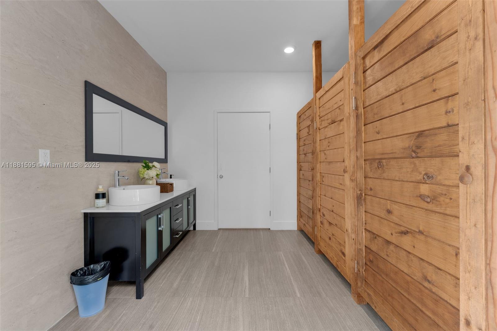 FOR RENT 18K NEG A MONTH - Land