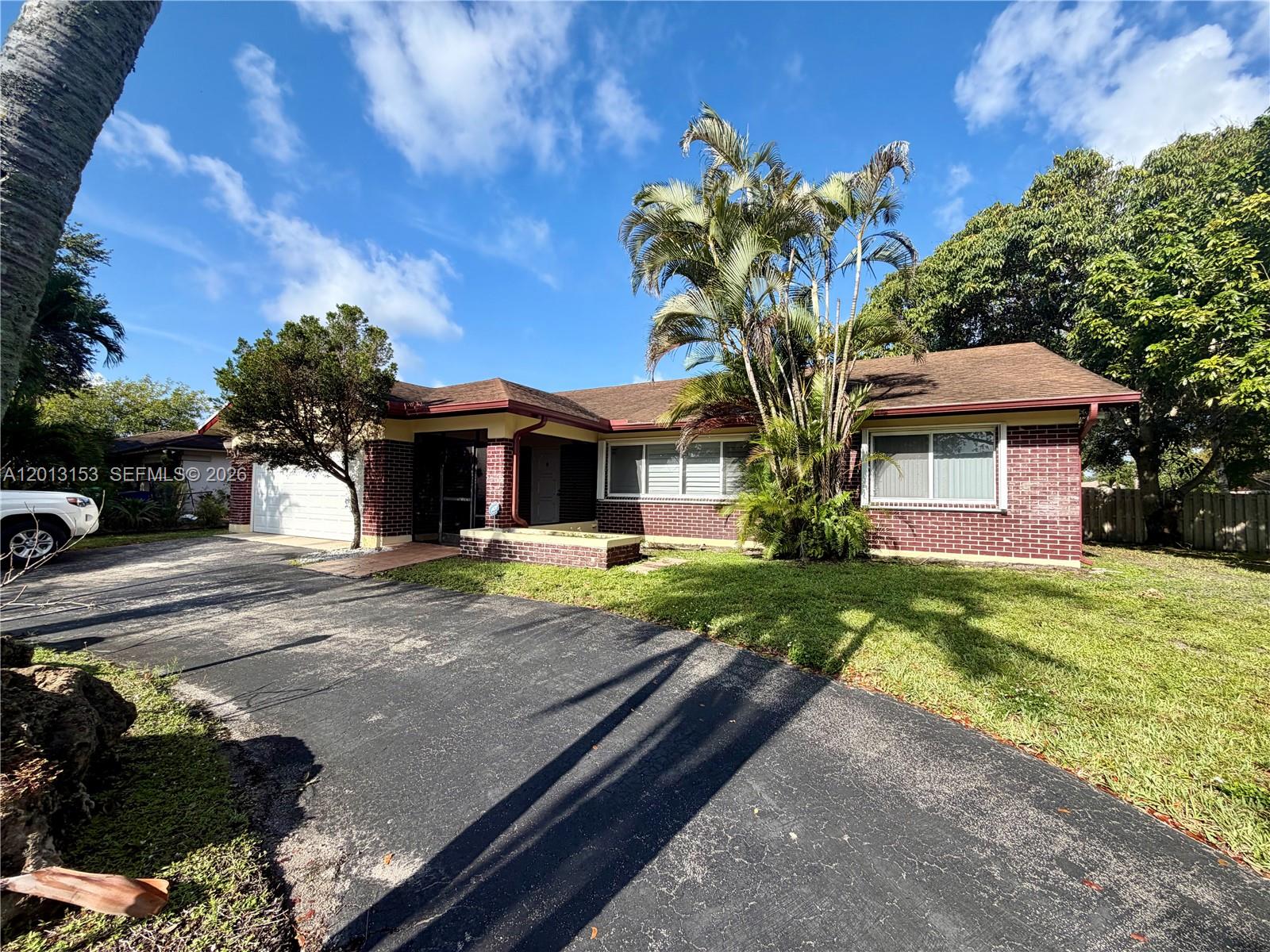 FLAMINGO GARDENS-LIVE OAK - Residential Lease