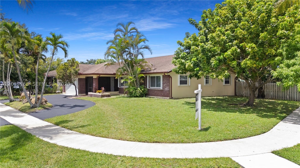 Photo of 5501 SW 118th Ave, Cooper City, FL 33330 (MLS # A12013153)
