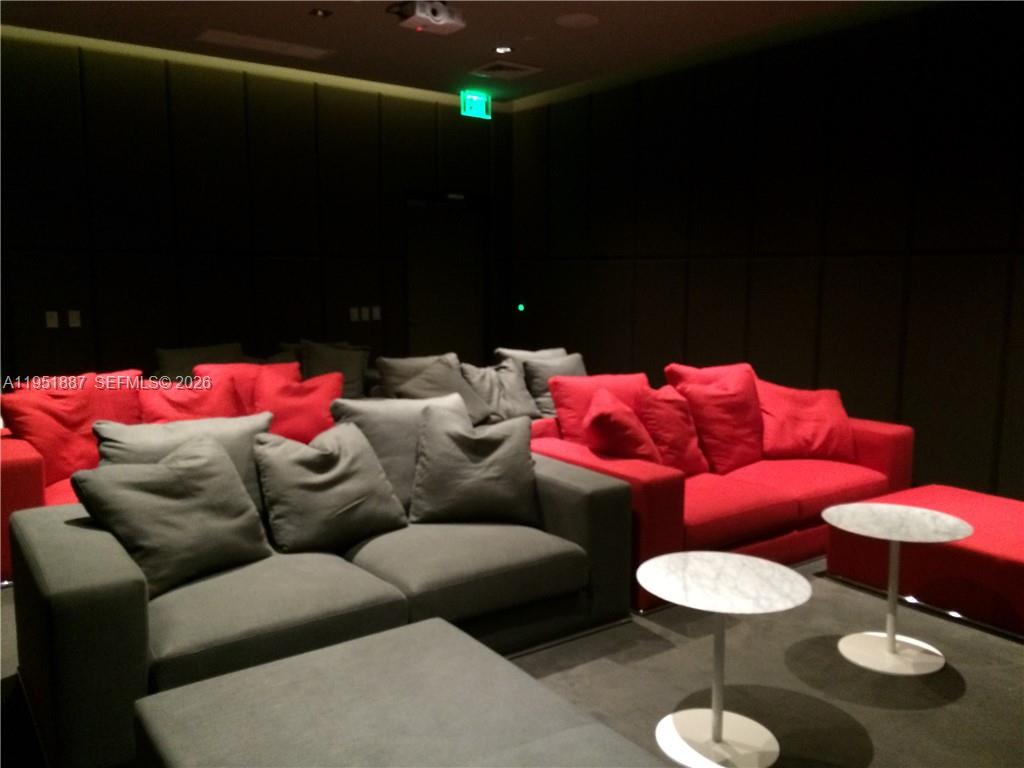 1100 MILLECENTO RESIDENCE - Residential