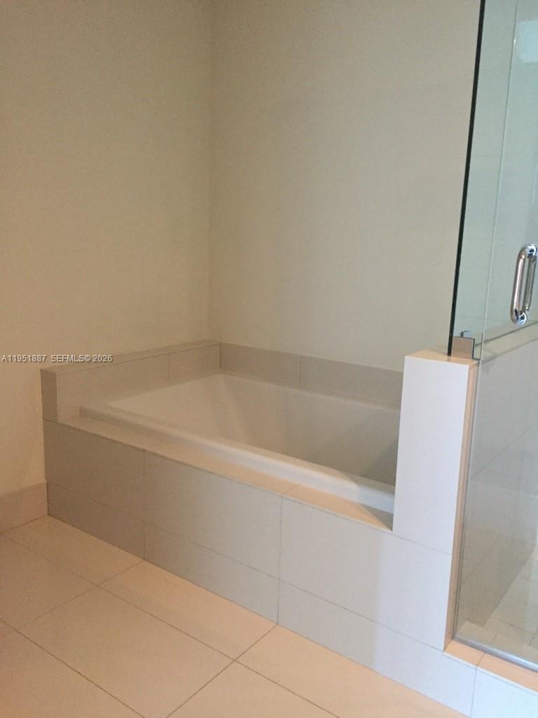 1100 MILLECENTO RESIDENCE - Residential