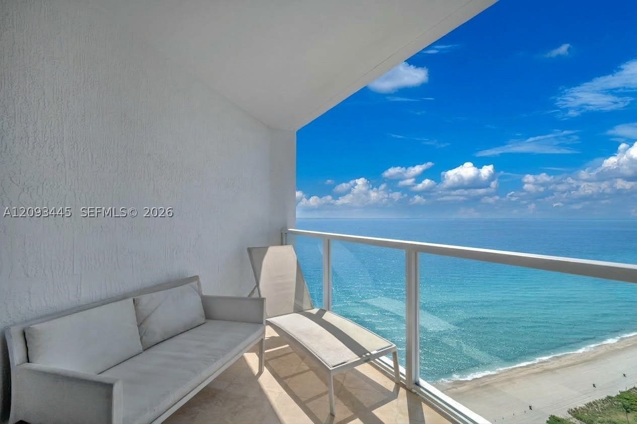 16699 Collins Ave 3010