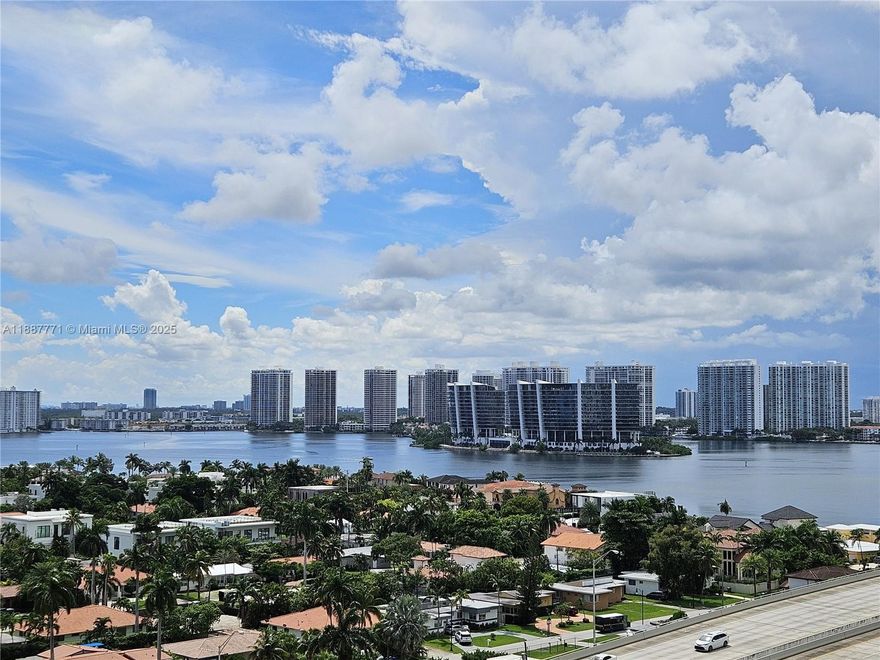 Beautiful 2/2 in Ocean Reserve. Amazing view, less than a block from the beach. New impact windows installed.No rental restrictions. Ideal for Airbnb or short term rentals. Full service building with 24 hs security, swimming pool, tennis courts, gym, valet parking, business center, beauty salon. This price is for a minimum year lease. If client wants a shorter lease it is possible with a monthly price of USD4.000