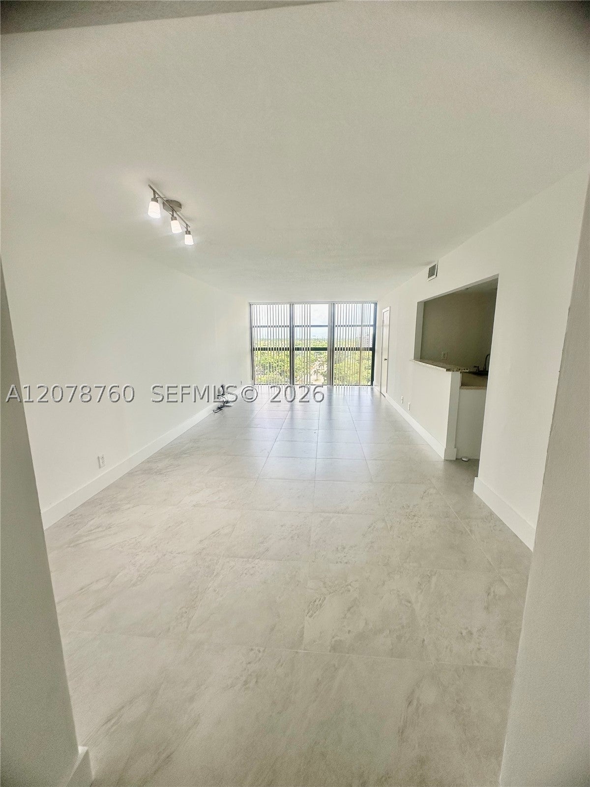 200 Leslie Dr 1023