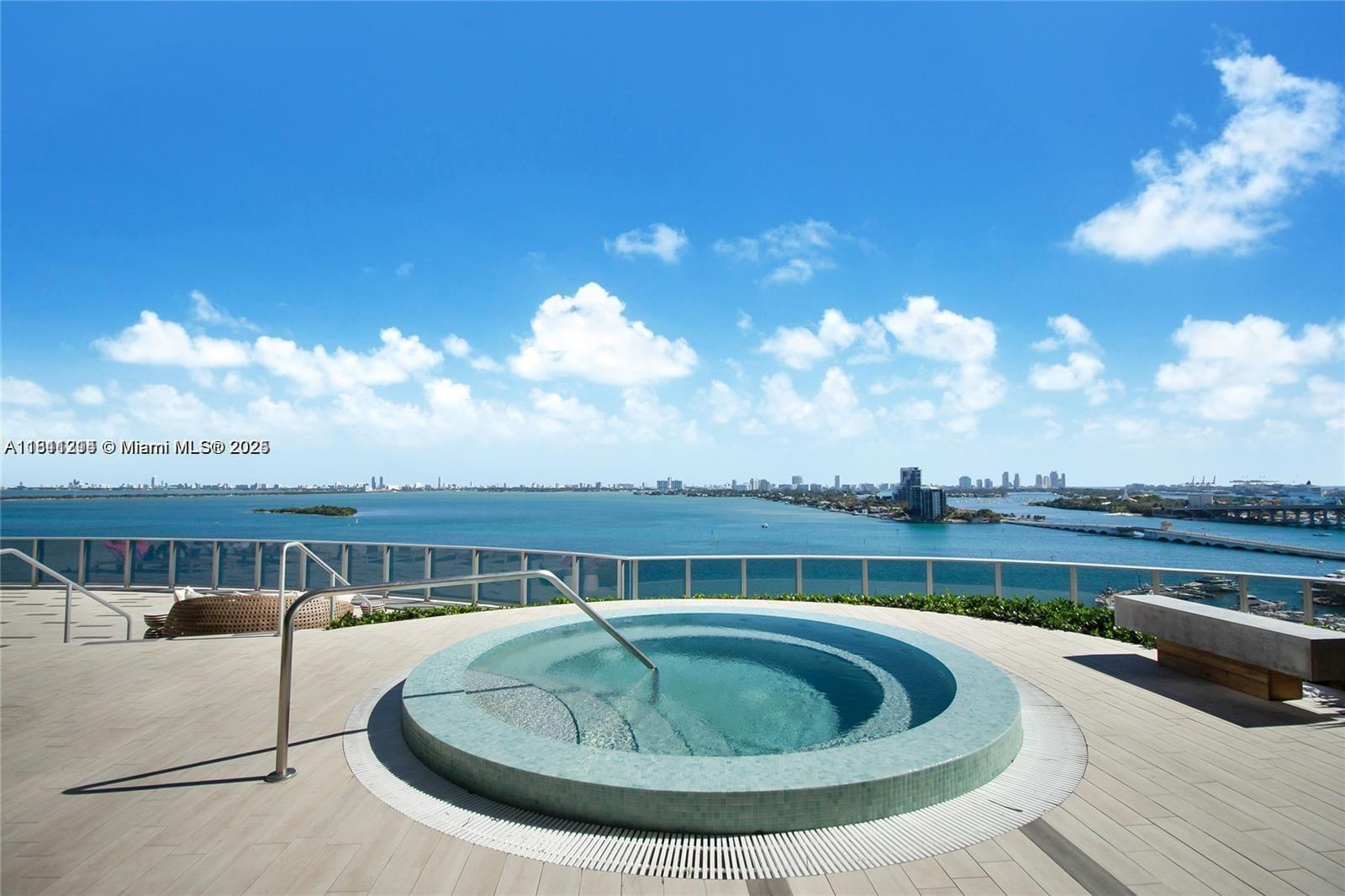 ARIA ON THE BAY CONDO - Residential