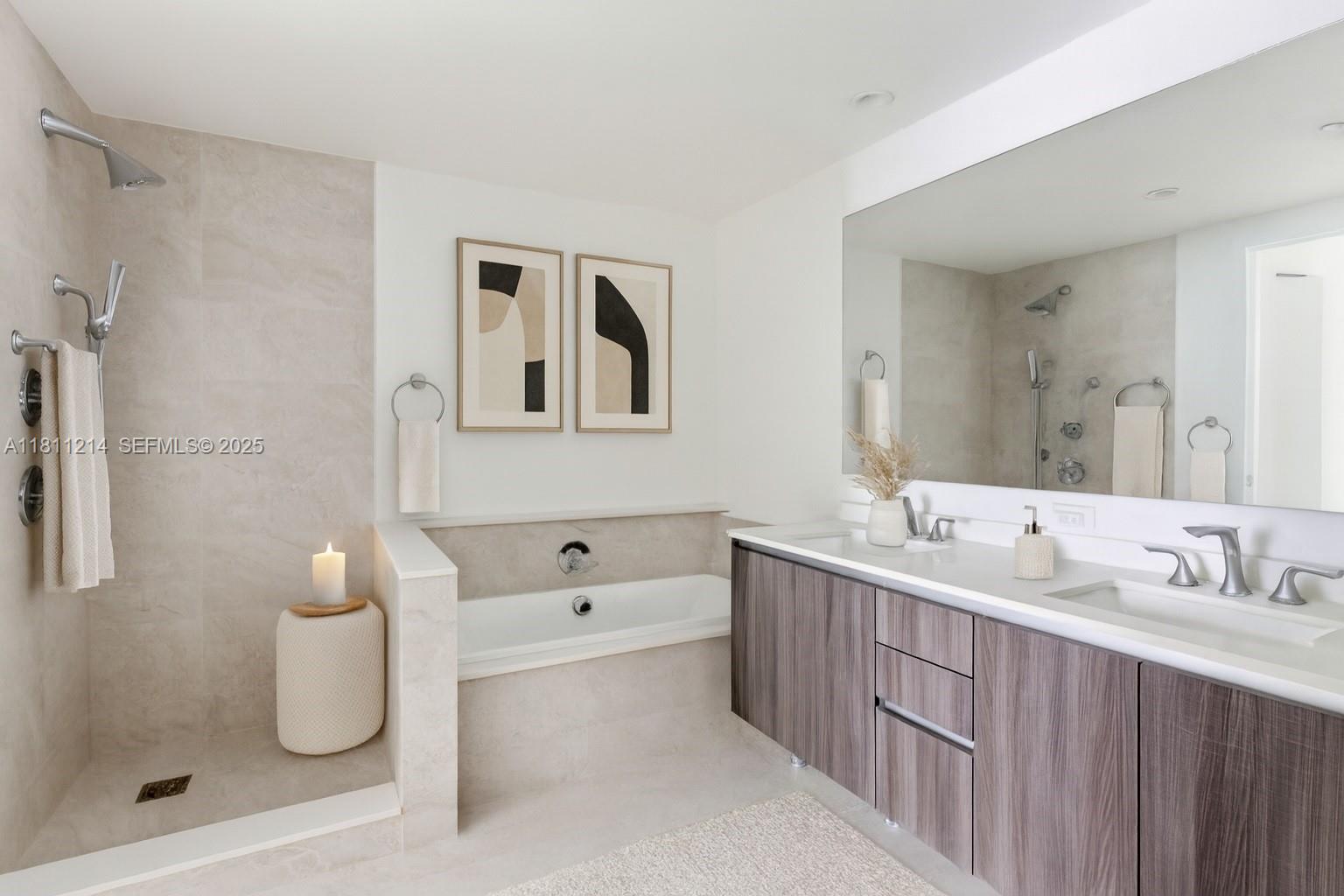 ARIA ON THE BAY CONDO - Residential