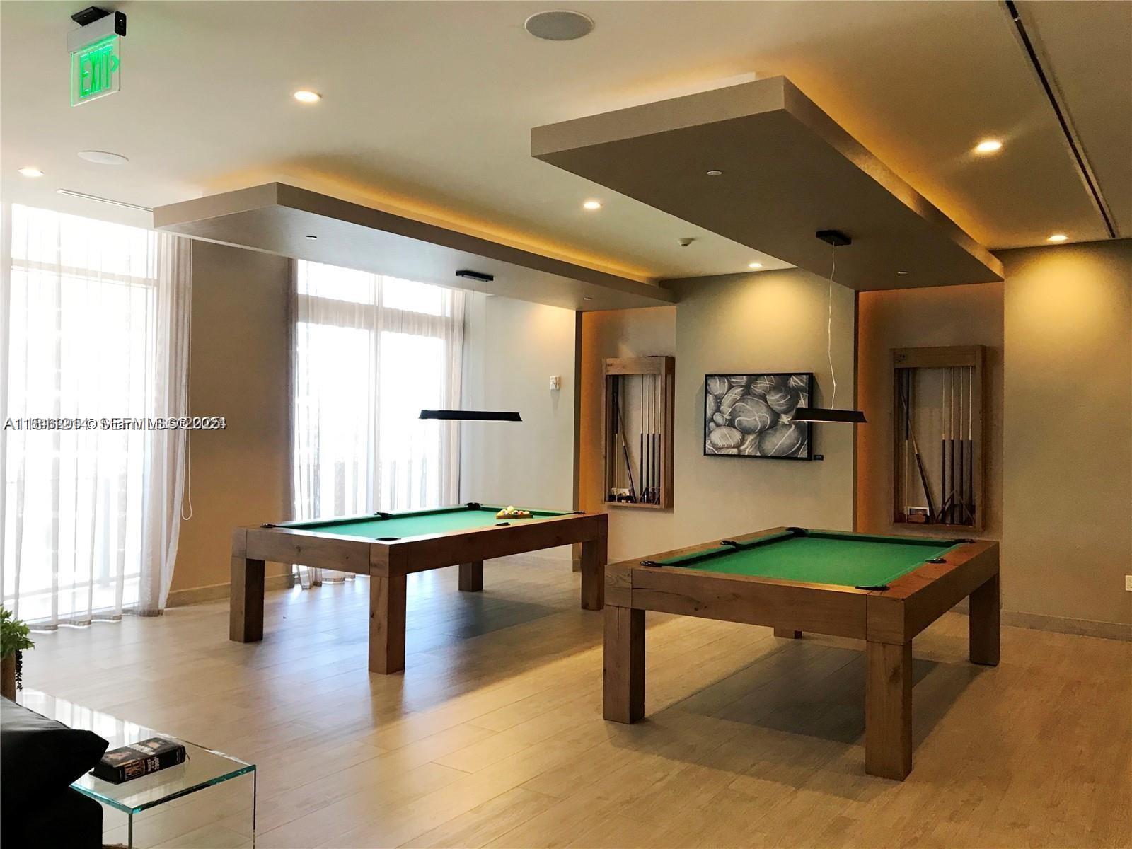 ARIA ON THE BAY CONDO - Residential